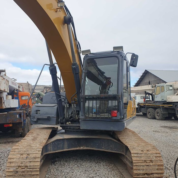 Аренда гусеничного Экскаватора XCMG XE215DA