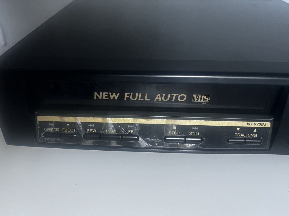 Видеокасетофон Sharp VC-6V3BJ