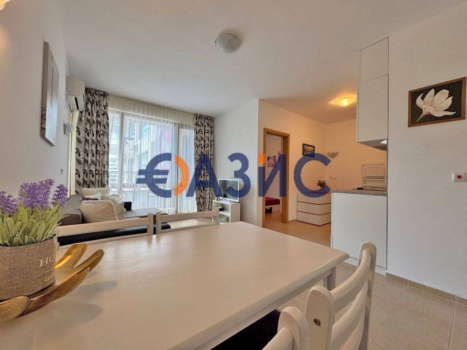 Продава се Двустаен апартамент в к.к. Слънчев бряг - 50 кв.м за 1490 €/кв.м - Снимка #2