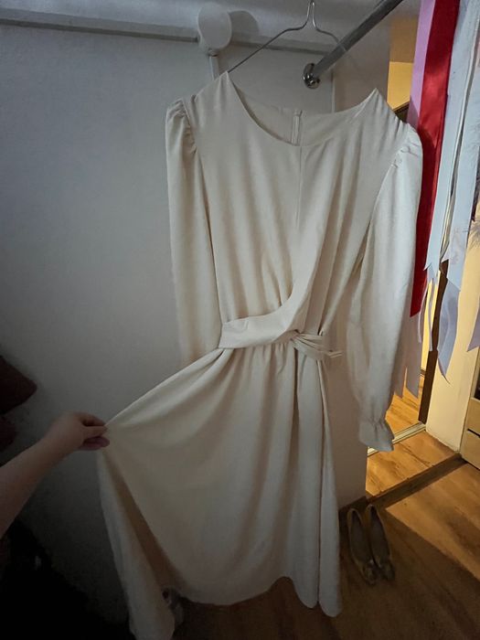 Красивое белое платье