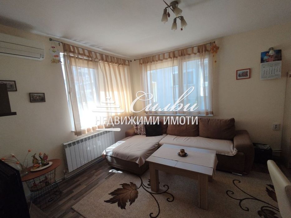 Обзаведен етаж къща -кв. Център