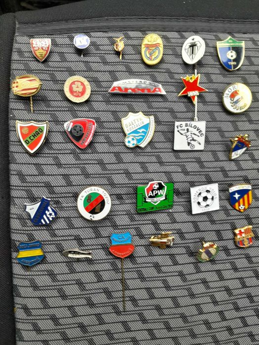 Оригинални футболни значки