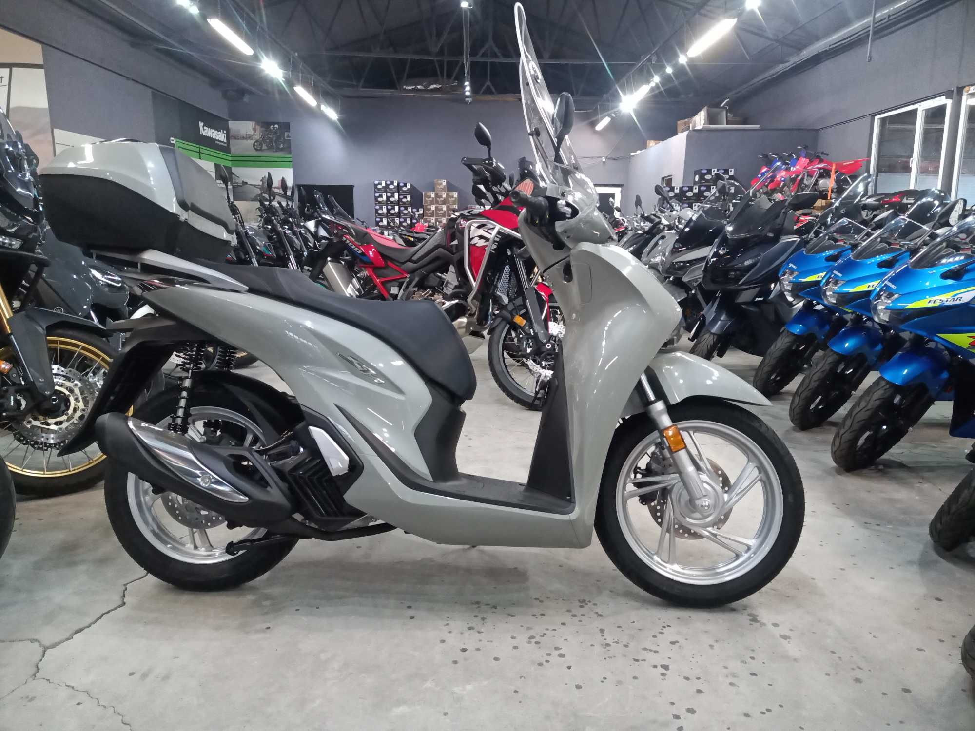 Honda SH 125i an 2024 noua 0 km - livrare Honda Constanta