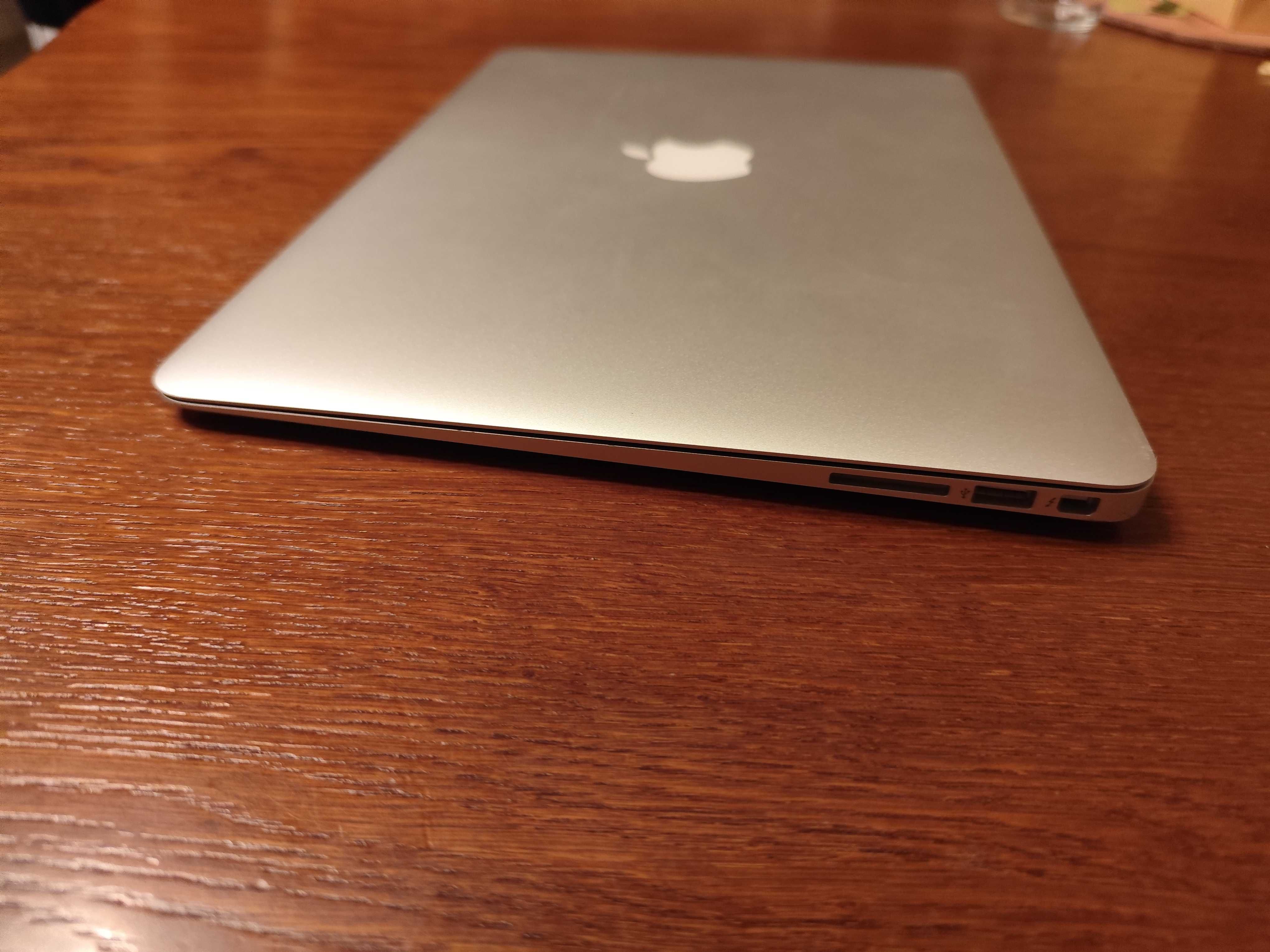 MacBook Air 13 2017 1.8GHz 8Gb RAM 121Gb SSD