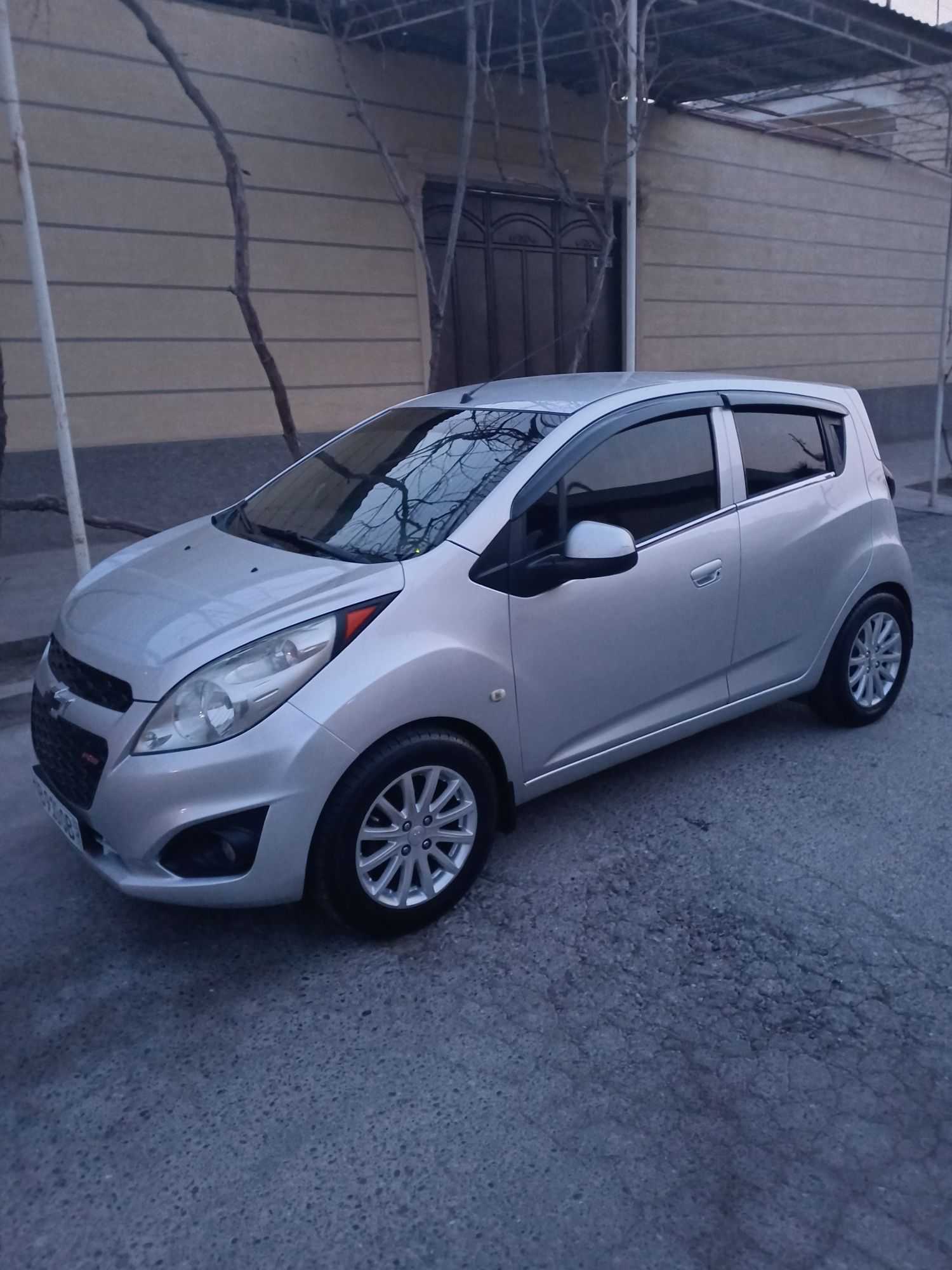 spark sotiladi 5500 $ kelshmiz