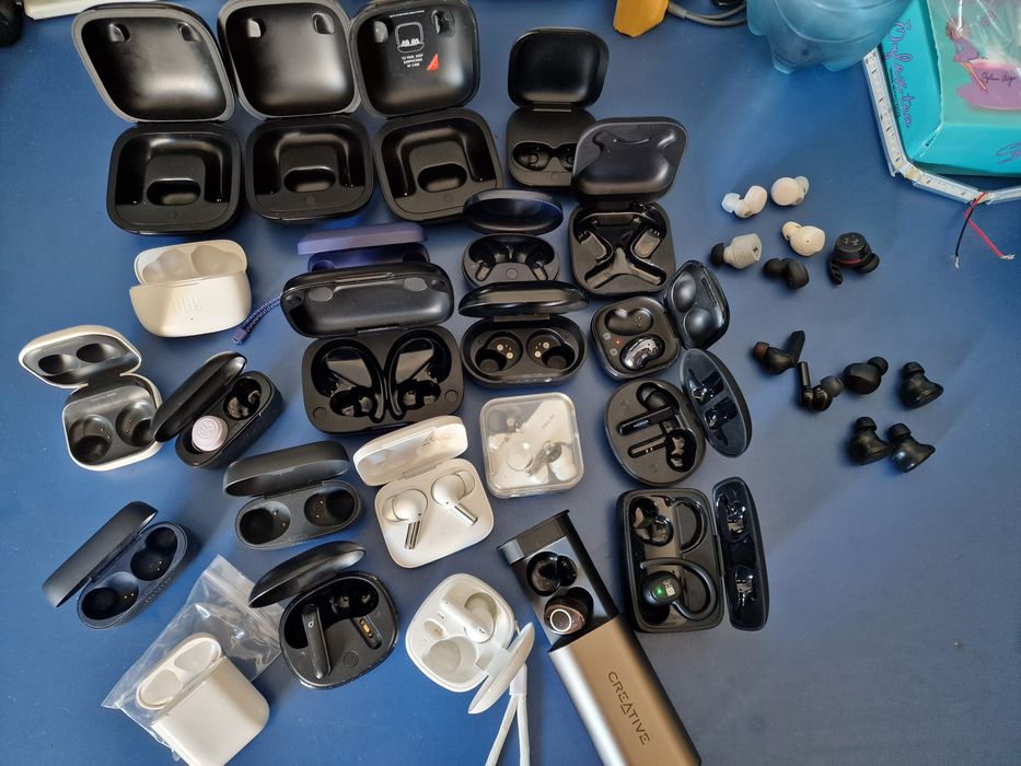Casti wireless si Case-uri Samsung, Jabra, Sony, Beats