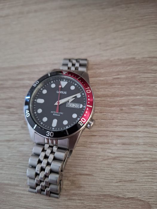 Vând ceas bărbătesc, automatic, marca Lorus