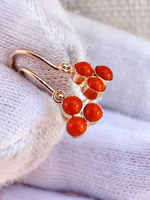 Cercei Aur 14K Copii Fetite Coral Rosu Montura 3 Petale Bezel