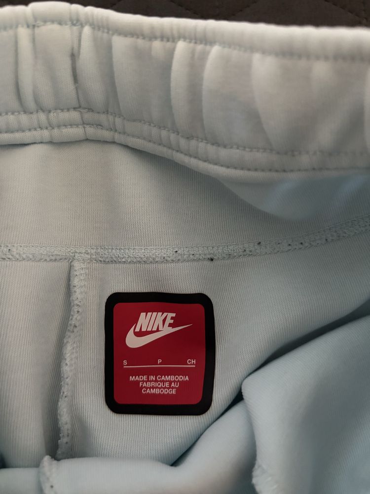 Nike tech fleece къси гащи