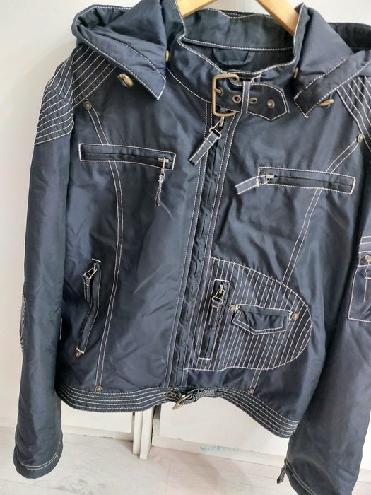 Продам ветровку ,в отличном состоянии