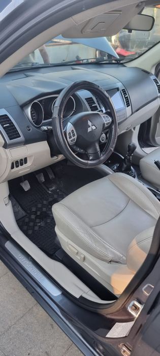 Mitsubishi Outlander 2009