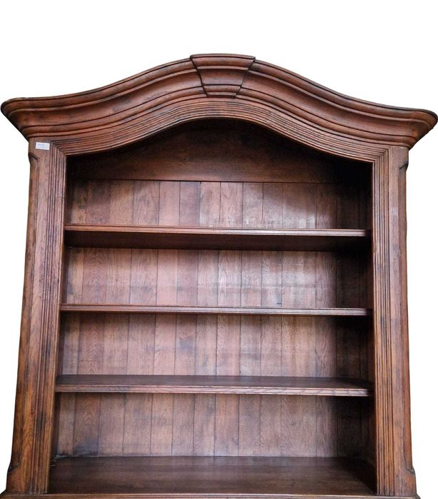 Дъбов шкаф витрина от две части