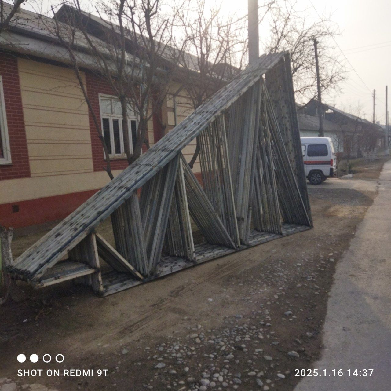 Кантинер профил материалидан катта ва кичик бино томларини йопиб берам