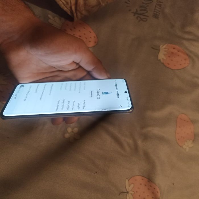 Samsung S20 8/256 на обмен