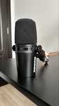 Microfon Shure MV7 + suport cadou
