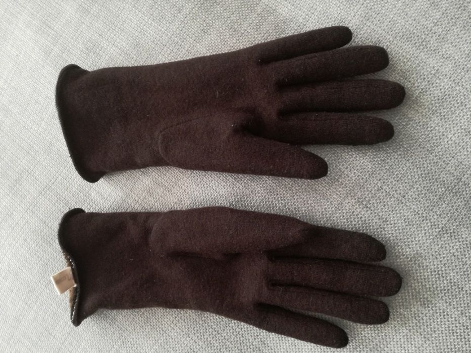 Кафяви ръкавици