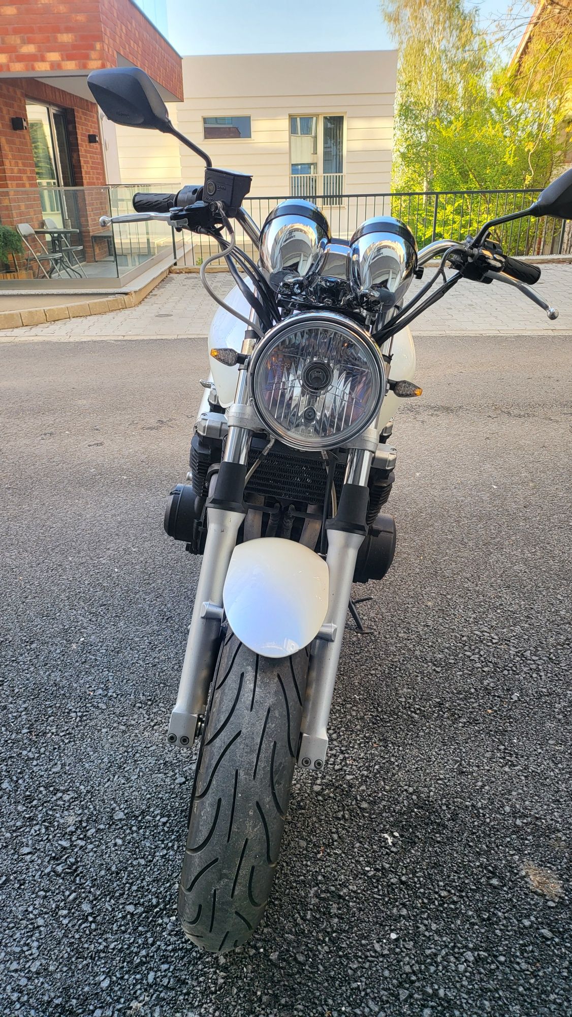 Kawasaki ZR750F vand