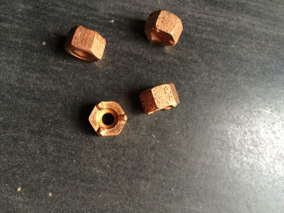 медни гайки-винтове