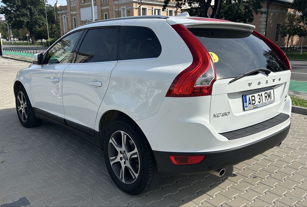 Volvo XC60 2011 2.4
