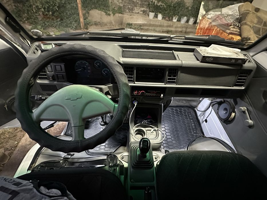 Тайёр дамас сотилади