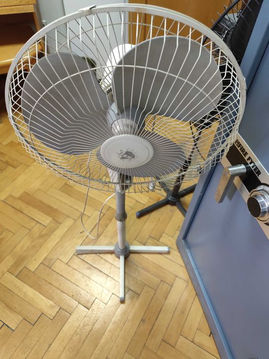 Продавам три броя вентилатори