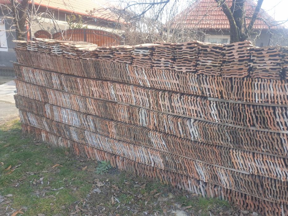 Vând tigla veche  stare foarte buna