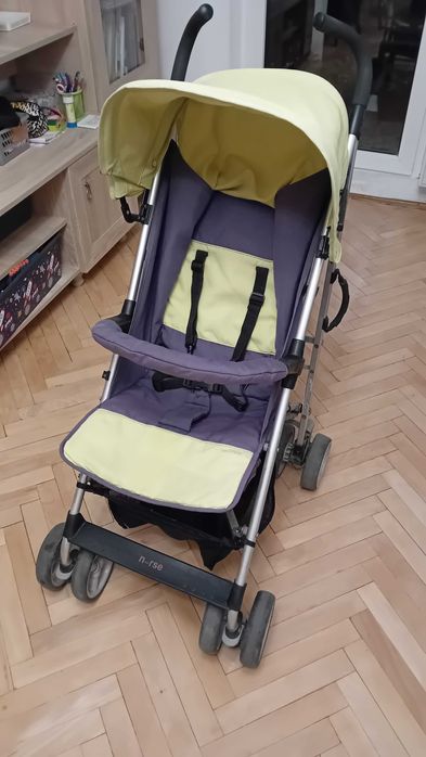 Carucior pentru copii pliabil de tip stoller