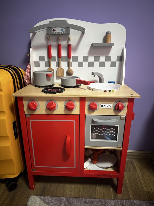 Детска кухня дървена