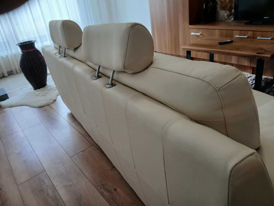 Canapea din piele naturală de cuoare crem deschis