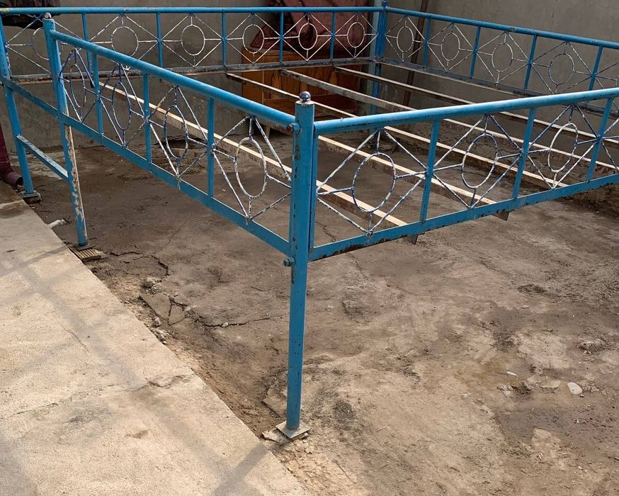 Продам железный тапчан