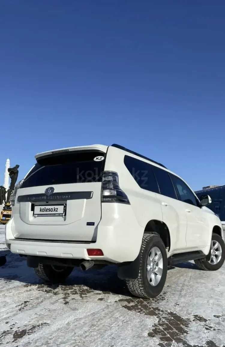 Toyota Land Cruiser Prado 2017 г.