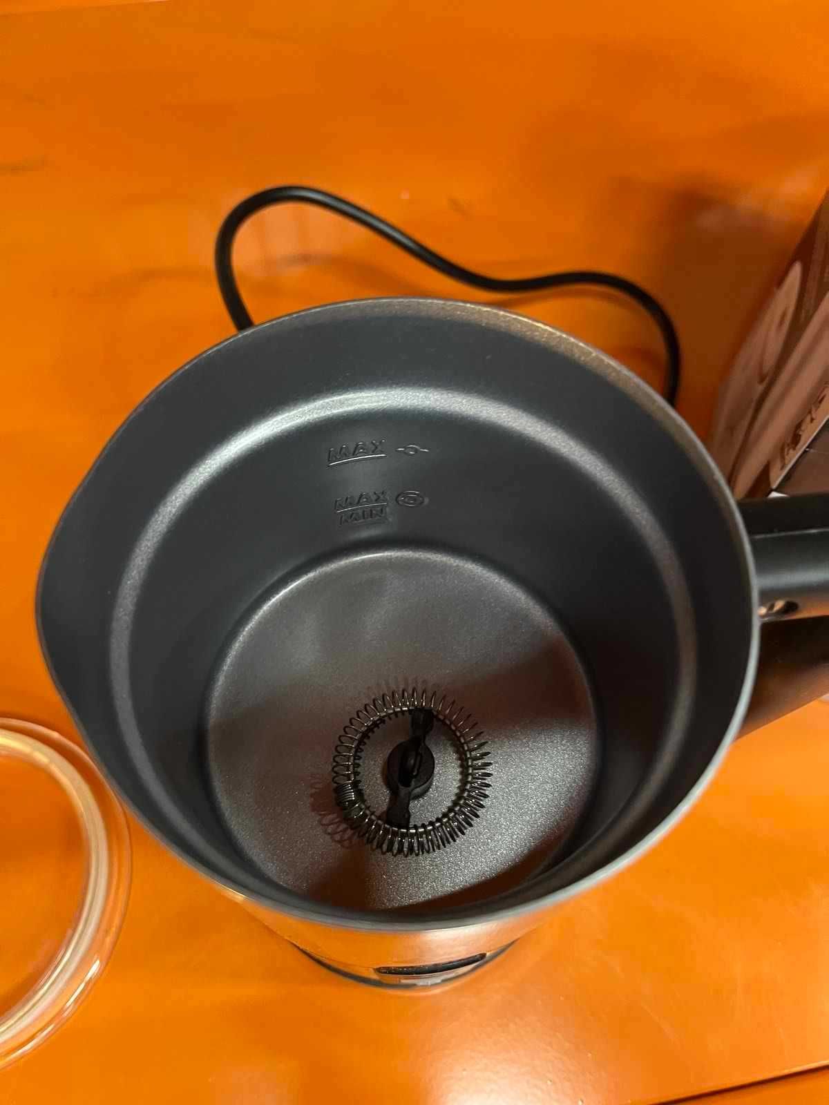 Пенообразувател за мляко за капучино Bialetti
