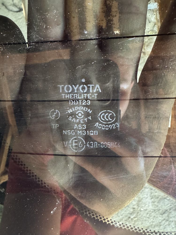 Задно стъкло за Toyata rav4 2006