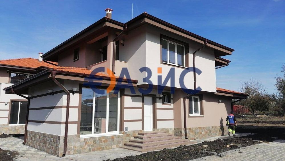 Къща 2-етажна и двор в село Полски Извор, общ. Камено, обл. Бургас,