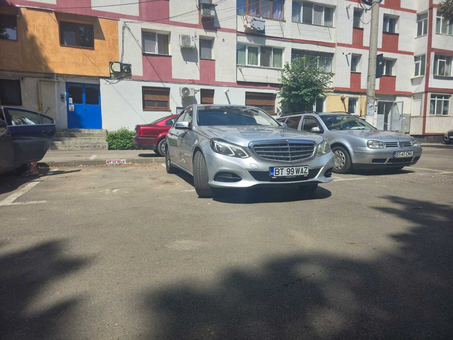 Mercedes  Benz E 220