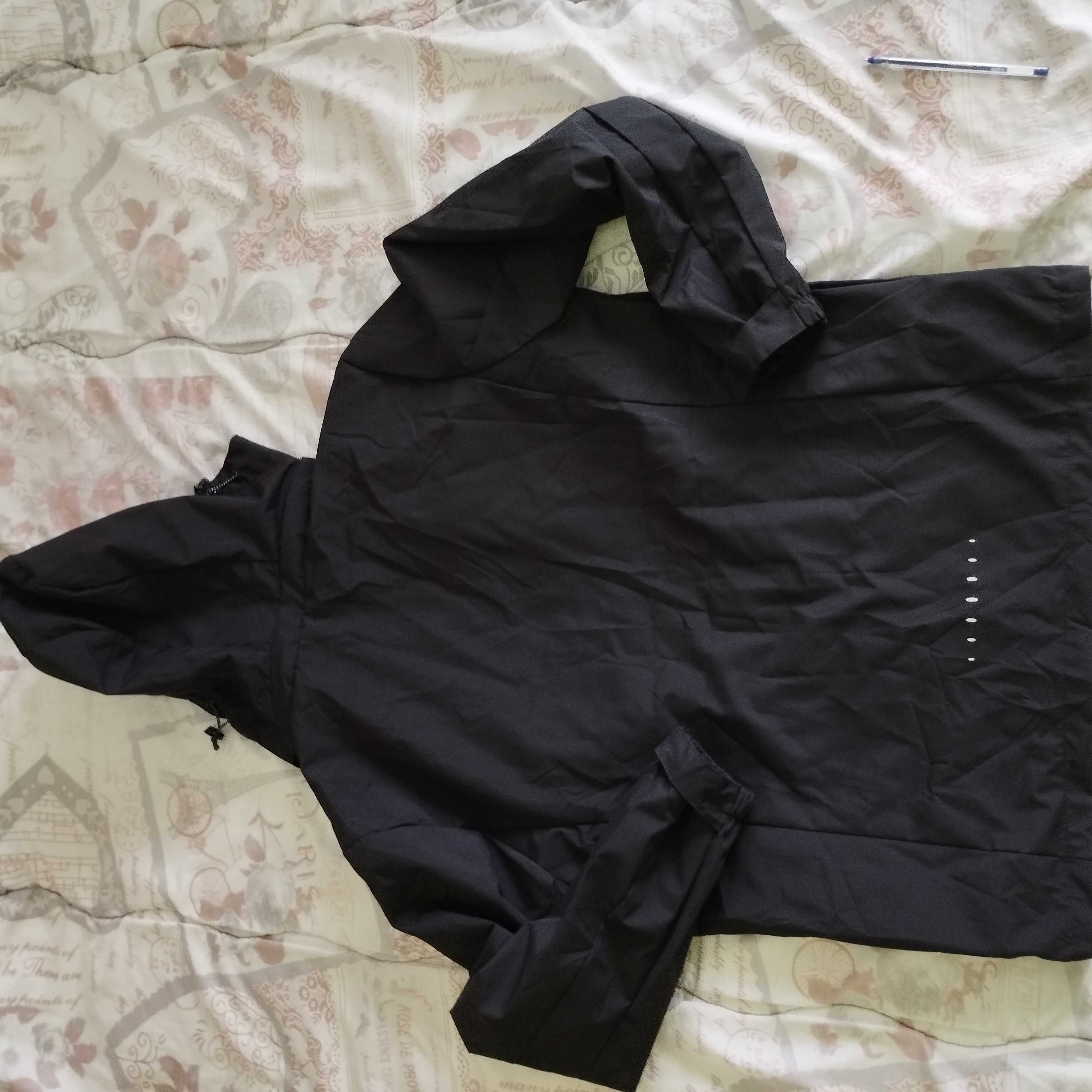Ветровка Under armour,размер М. Цена 74.90 лв.