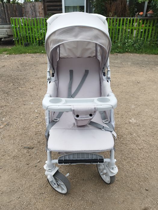 Продам новую колляску прогулочную