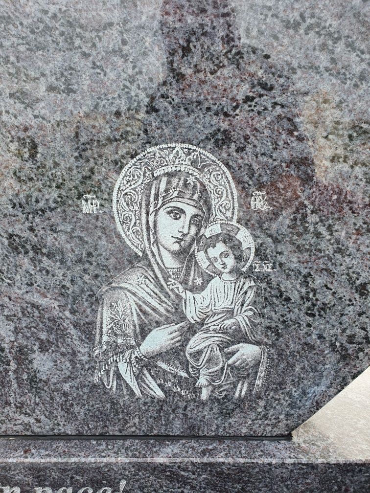 Gravura fata pe granit / inscriptionari / monumente funerare Brasov