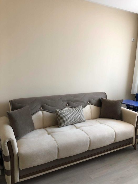 Продавам холова гарнитура с размери тройка 2.10см, двойка 1.50см