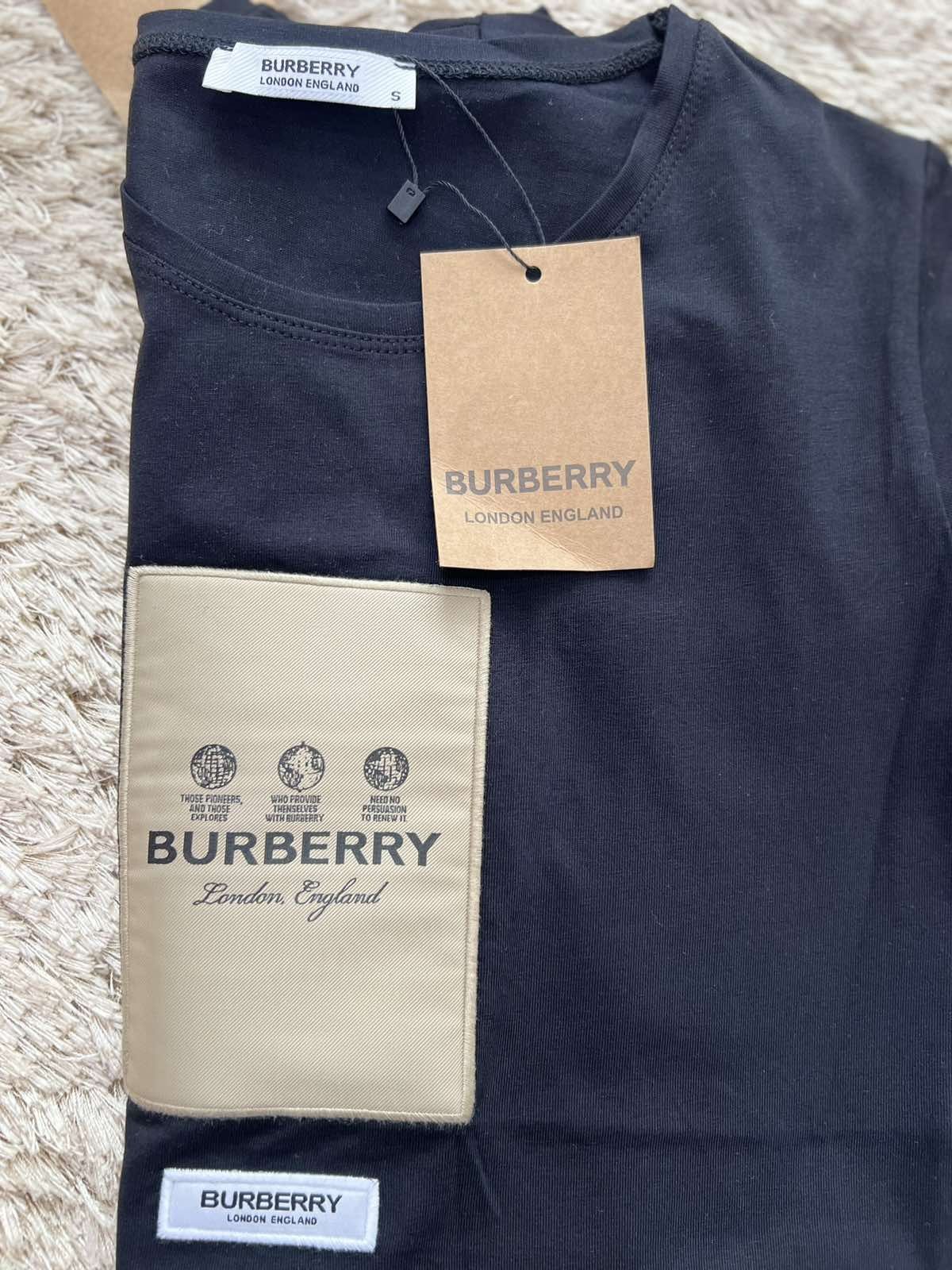 Burberry Дамски тениски