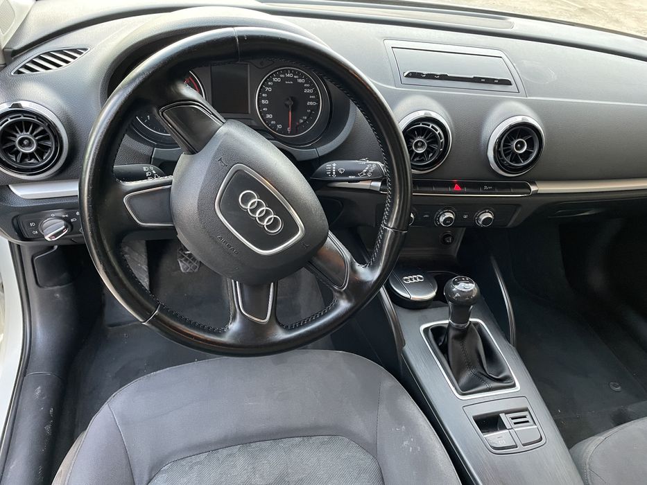 Audi   a3 2013 година