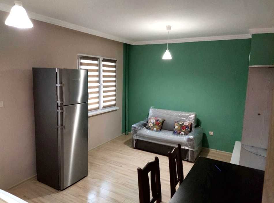 Дава се под наем Четиристаен апартамент в Пловдив, Тракия - 100 кв.м за 375 € - Снимка #3