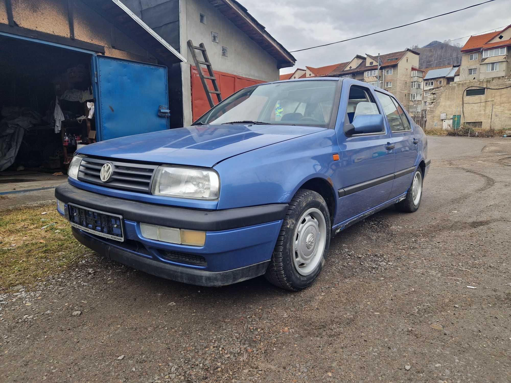 Vand Volkswagen Vento 1.8 benzina