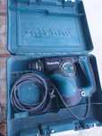 Vând Makita HR2811FT