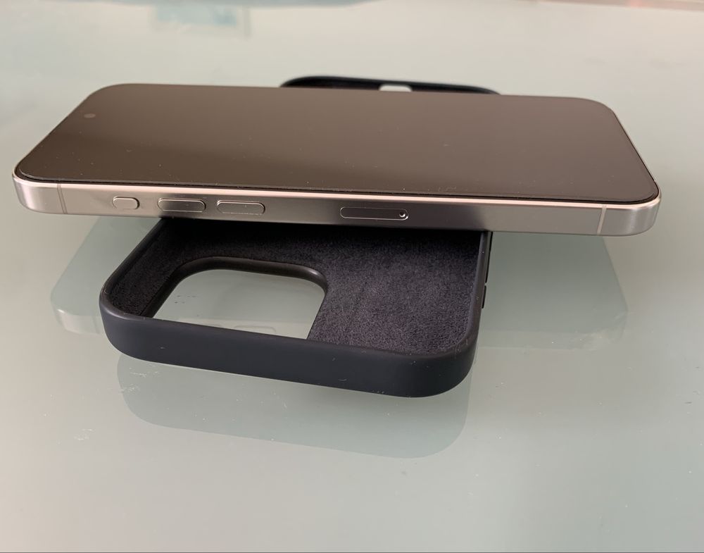 Продавам iPhone 15 pro max 512GB