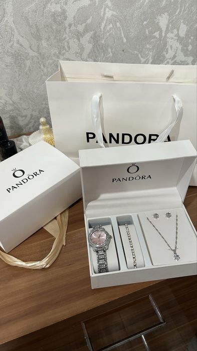 Стильный набор украшений в стиле Pandora