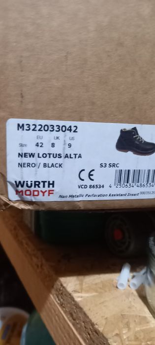 Vând bocanci cu protectie nr 42 wurth