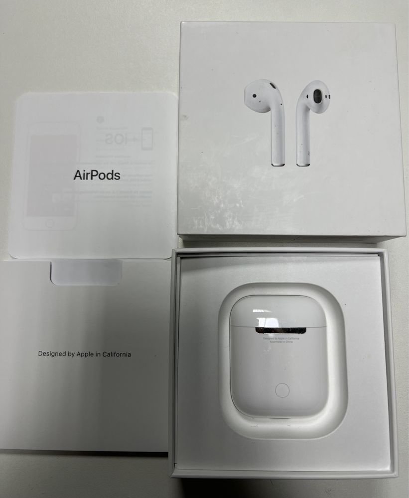 Apple AirPods 2 - слушалки на ейпъл