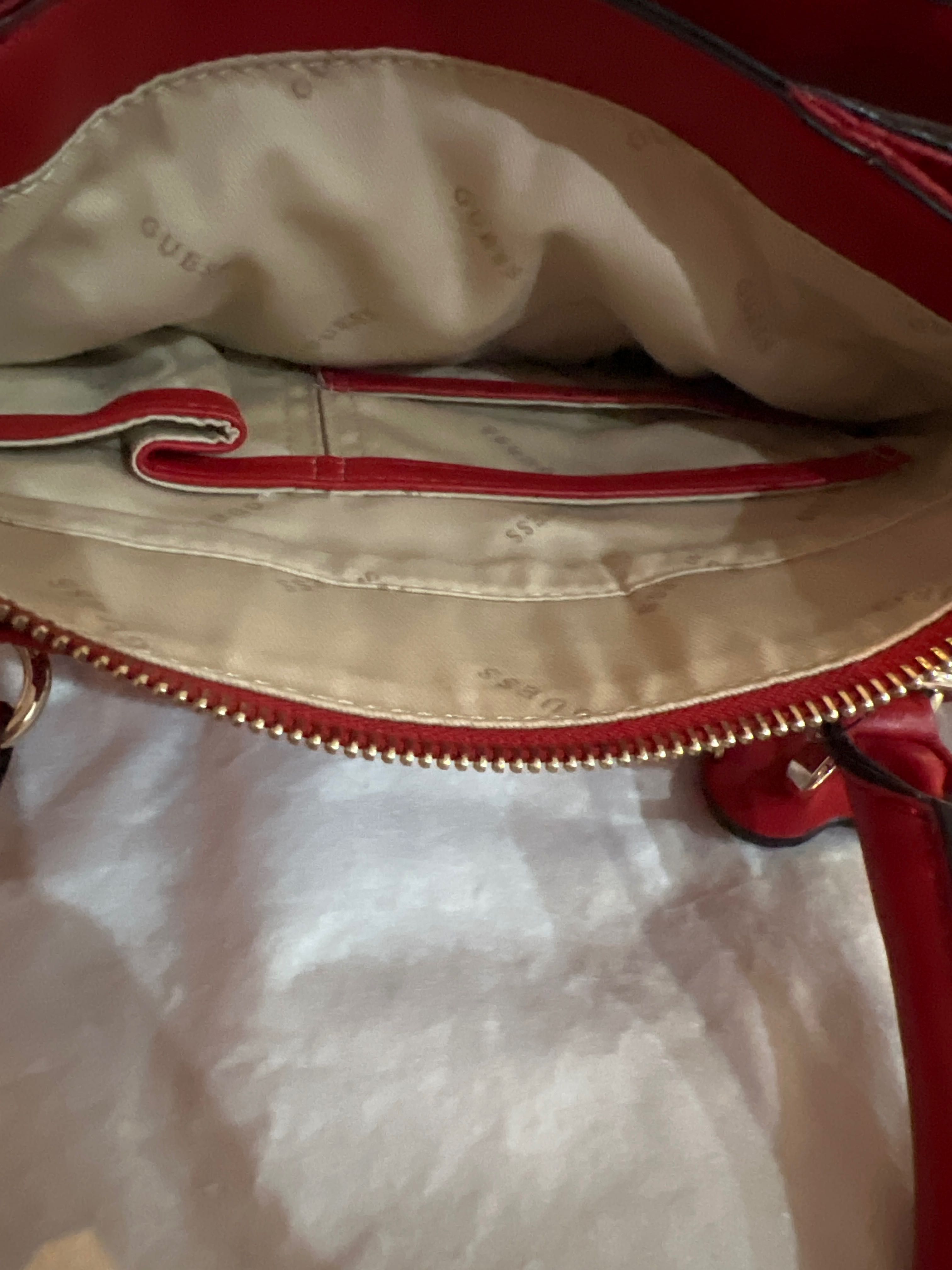 Дамска оригинална чанта Guess