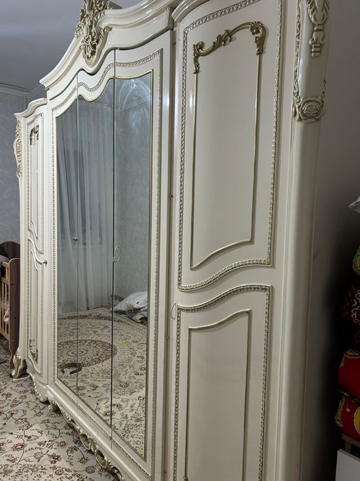 Шкаф 5 есікті, өздерің шашып алып кетесіндер